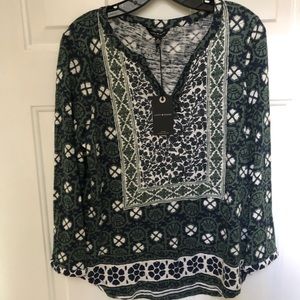Woman’s Lucky Brand Block Floral Print Top with split neck in Green and Navy.